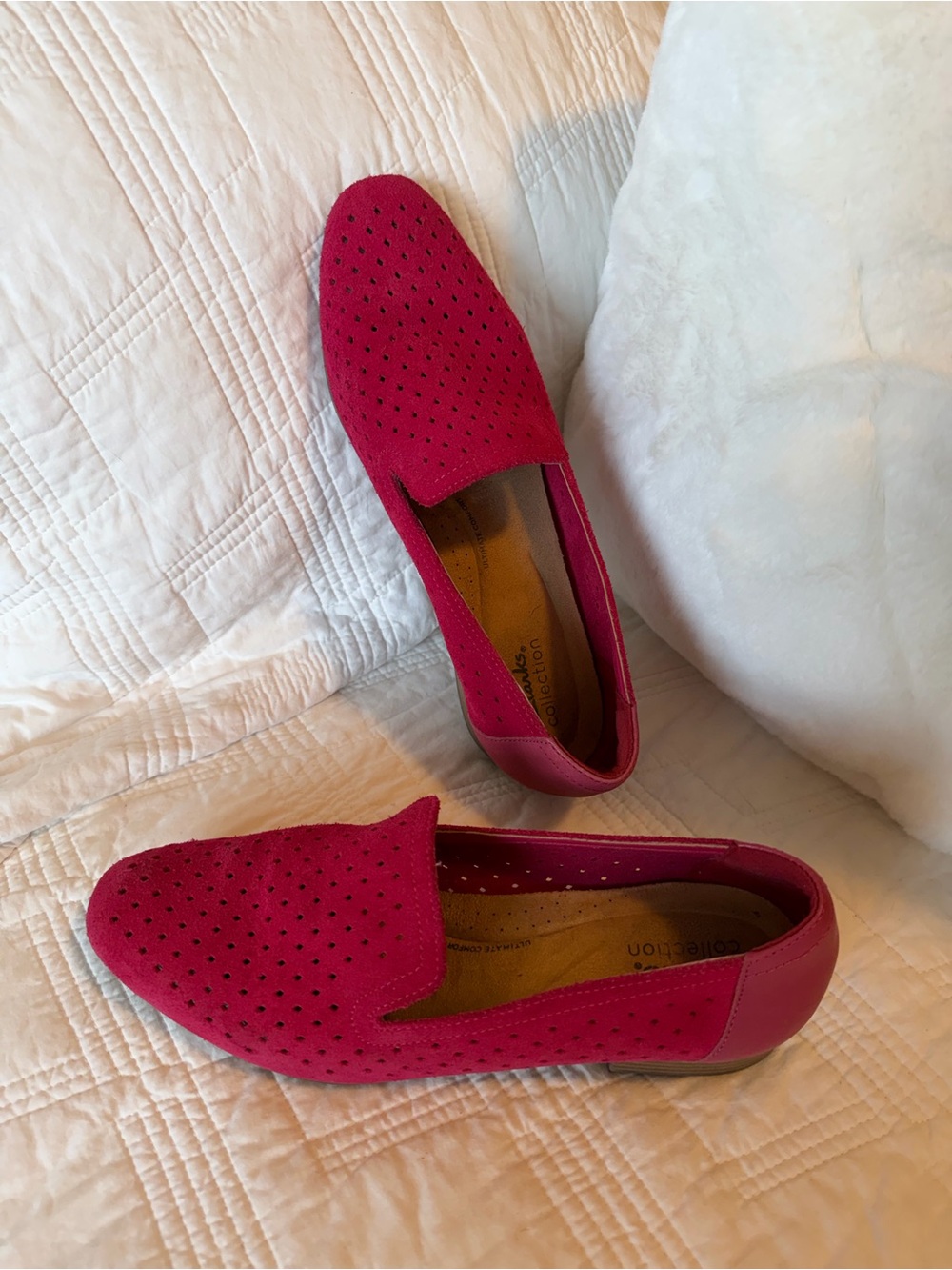 Clark’s Women’s Red Suede Slip-On Loafers size 91/2